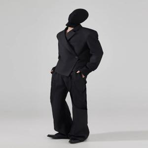 Mauroicardi 가을 짧은 검은 색 남성용 비대칭 블레이저 어깨 패드 싱글 버튼 우아한 럭셔리 디자이너 의류