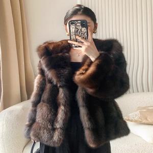 2025 신상 여성용 모자 포함 숏 가죽코트, 친환경 인조 퍼, 보라색 수달 벨벳, 고급 여성 의류