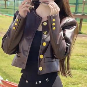 2025 가을 신상 패션 가죽 U 코트 여성용 고급 중공업 메탈 버클 라펠 얇은 짧은 가죽 재킷