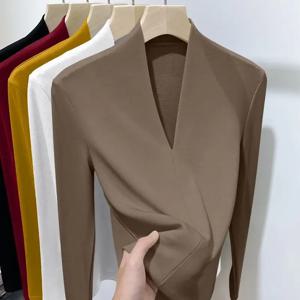 가을 겨울 신상 긴팔 티셔츠 여성용 솔리드 브이넥 플러스 벨벳 두꺼운 따뜻한 패션 슬림 풀오버 이너웨어 상의