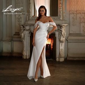 LSYX 트렌디 오프숄더 비즈 장식 숏 퍼프 슬리브 코르셋 웨딩드레스 하이 슬릿 미니 트레인 레이스업 백 엘레강트 브라이덜 가운