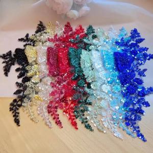 10가지 색상의 새로운 비즈 스팽글 3D 데칼 미러 플라워 레이스 원단 이브닝 드레스 앞면 가슴 뒷면 아플리케 패치 장식