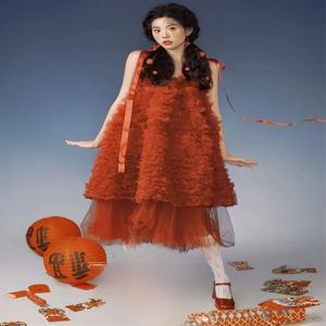 빨간 드레스 달콤한 소녀 스튜디오 사진 새해 축하 테마 생일 초상화 의류 민족 무대 의상 여성 패션