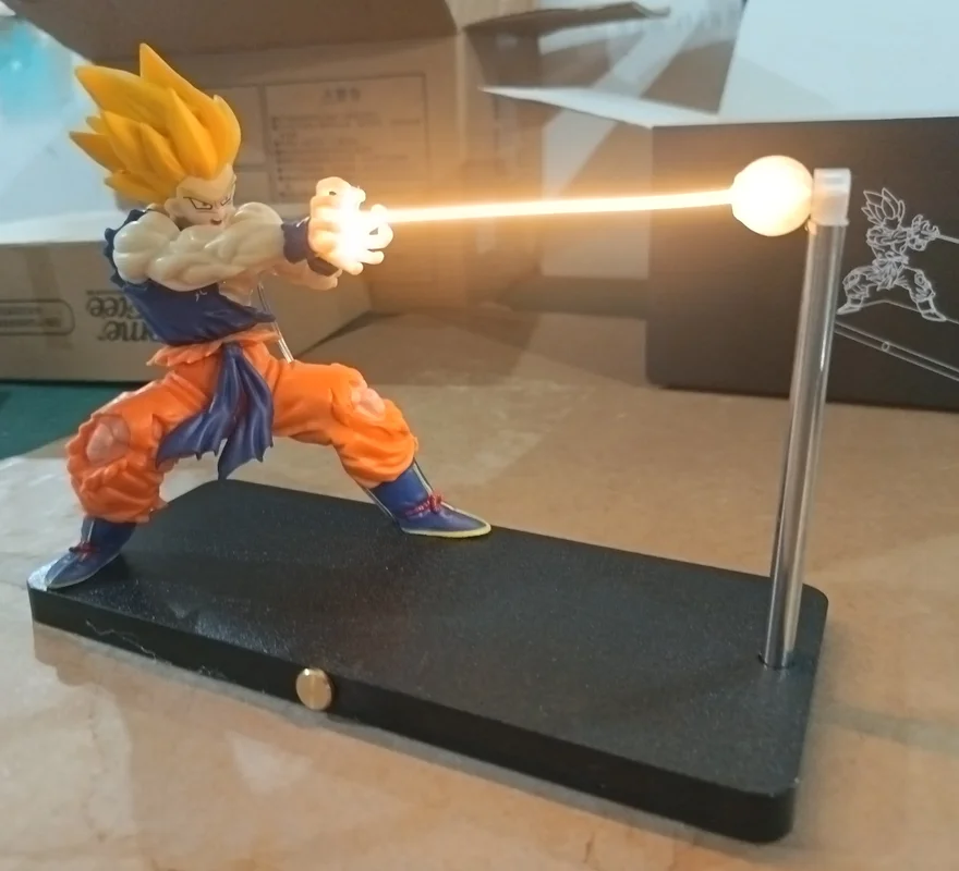 충전식 노란색 빛 드래곤볼 손오공 고지타 자석 부유형 LED 책상 야간등 조절 가능한 밝기 SF 모델 장난감