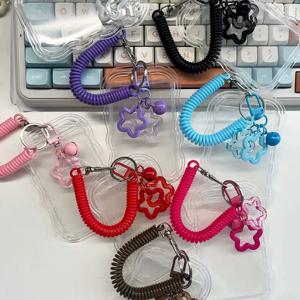 내구성이 뛰어난 투명 PVC 학생증 및 출입증 홀더, 슬라이딩 커버, 열쇠고리, 식사 카드 홀더 포함으로 카드를 쉽게 보관 가능