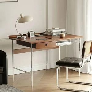 럭셔리 침실 컴퓨터 책상 북유럽 스타일 소형 목재 게이밍 노트북 테이블 사무실 스탠딩 랩탑 테이블 침대용 가구