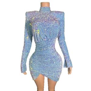 로얄 블루 스팽글 생일 파티 드레스 여성을위한 우아한 무대 공연 의상 엉덩이 랩 디자인과 매력적인 이브닝 가운