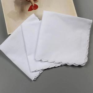 6pcs 코 튼 솔리드 화이트 손수건 Hankies 광장 DIY 웨이브 가장자리, 결혼식을위한 수 제 낙서 레이스 Hankerchiefs