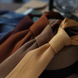 솔리드 컬러 카키 브라운 니트 넥타이 남성용 6CM 좁은 영국 캐주얼 넥타이 여성 대학생 뜨개질 넥타이 넥타이