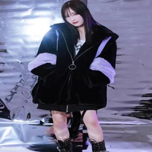 Mauroicardi 겨울 두꺼운 따뜻한 부드러운 귀여운 보라색과 검은 색 블록 가짜 모피 코트 여성 토끼 귀와 푹신한 자켓 까마귀