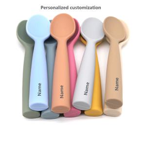 실리콘 스푼 맞춤형 맞춤 이름 실리콘 소재 부드러운 스푼 아기 연습 사용 적합