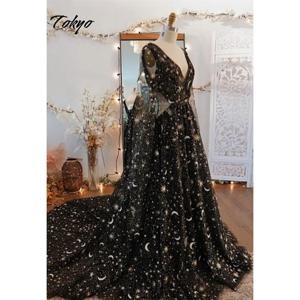 도쿄 맞춤형 블랙 브이넥 웨딩드레스 긴 소매 백리스 A라인 신부 드레스 코트 트레인 우아한 웨딩드레스