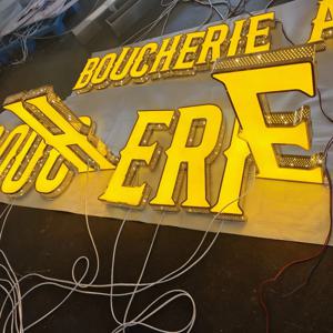 맞춤형 천공 금속 측면 전면 조명 아크릴 LED 글자 방수 3D 비즈니스 간판 로고 (상점, 호텔, 카페, 바용)