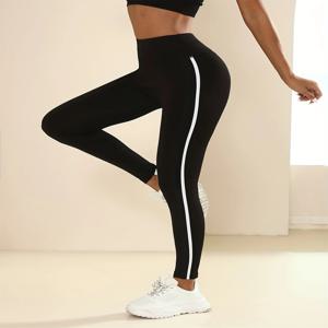 아이스 실크 얇은 레깅스는 여성들이 외출 시 착용하기 적합합니다. 빠르게 건조되는 하이웨이스트 다용도 스트라이프 타이츠입니다.