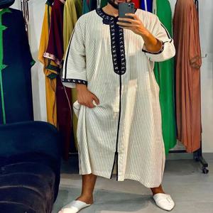 전통 중동 스타일 무슬림 남성용 긴 로브 레트로 자수 캐주얼 데일리 이드 알피트르 로브