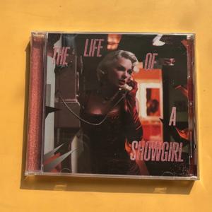 테일러 스위프트 더 라이프 오브 어 쇼걸 CD 스페셜 커버 보너스 트랙 에디션 새 상품 밀봉 포장 재고 있음 팬 컬렉션용