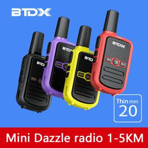 2pcs BTDX BT310 미니 워키 토키 PMR FRS 장거리 충전식 휴대용 어린이 캠핑 여행을위한 양방향 라디오 Type-C 충전기