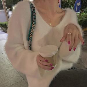 2026 새로운 한국 스타일 부드러운 퍼 밍크 V넥 풀오버 스웨터 여성용 봄 가을 다용도 루즈핏 아우터 긴팔