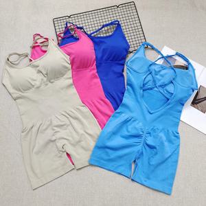 섹시한 무봉제 피치힙 요가 점프수트 - 빠른 건조, 신축성 있는 니트 원단, 탈부착 가능한 패드, 스트라이프 디자인, 여성용 슬림핏