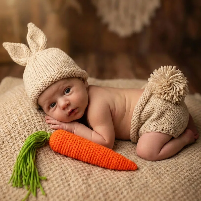 신생아 사진 소품 토끼 의상 3종 세트 수제 크로셰 니트 모자 반바지 당근 장난감 아기 사진 촬영 의상
