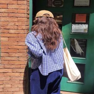 블루 스트라이프 플래드 루즈핏 긴소매 여성 셔츠 캐주얼 스타일 캐주얼 핏 칼라드 바른넷 에이트 밀크메이드 드레스 셔츠