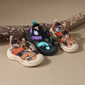 2025 새로운 여름 어린이 샌들 소년 메쉬 통기성 어린이 스포츠 신발 부드러운 단독 패션 유아 소년 비치 샌들 EU21-30