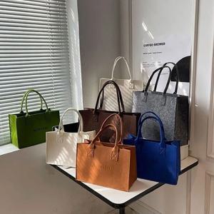 여성용 대용량 펠트 숄더백, 단색 여행 메신저백, 심플한 크로스바디 핸드백, S, M, L, 1 개, 신상