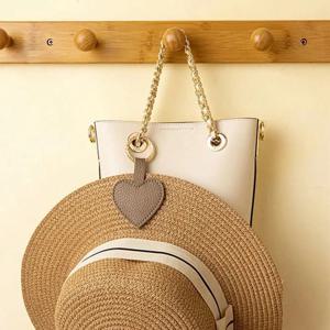 여행 가방 모자 클립 Kawaii 하트 모양의 PU 가죽 모자 걸이 야외 여행 비치 모자 클램프 여행 액세서리 수하물 태그