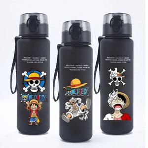 원피스 650ML 물병 소년 소녀 스포츠 물컵 누출 방지 휴대용 재사용 가능한 컵 야외 여행 애니메이션 마시는 병