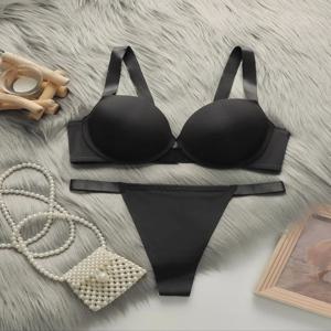 작은 가슴 란제리 두껍고 뜨거운 판매 올 시즌 여성 브라 세트 수집 및 리프팅 섹시 란제리 B2050