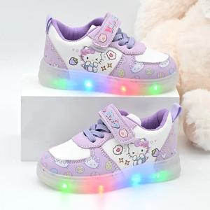 2025년 애니메이션 인기 패션 라이트 보드 슈즈 귀여운 만화 KT 고양이 소프트 스니커즈 여자아이들을 위한 사랑스러운 선물