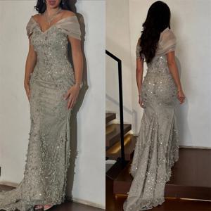 맞춤형 정교한 패션 플리츠 꽃 비즈 장식 스팽글 인어형 오프숄더 롱 드레스 맞춤형 행사 드레스 레트로