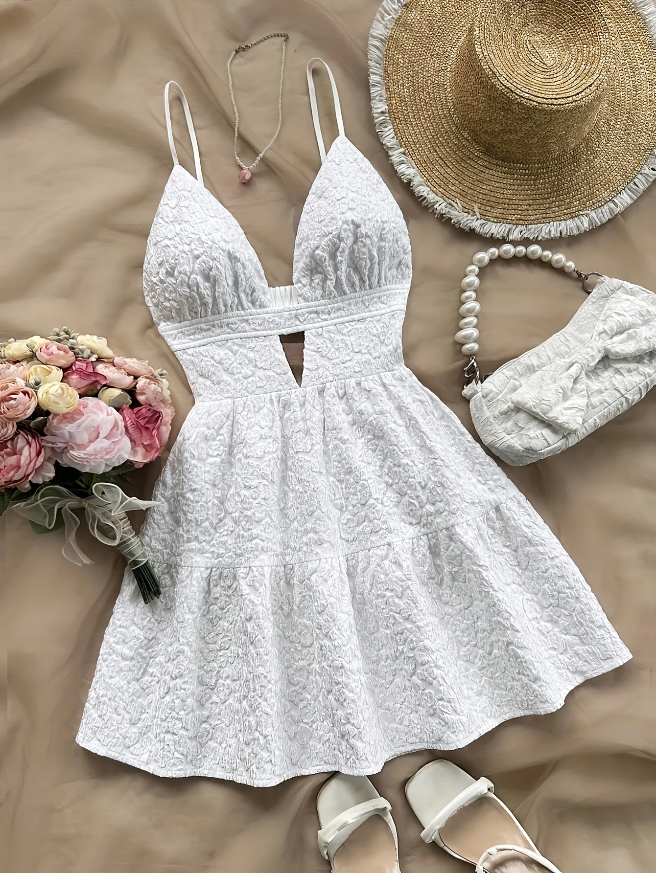 여성 봄 여름 순색 스트랩리스 백리스 우아한 드레스 시크 미니멀리스트 디자인 캐주얼 편안한 여성 드레스