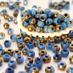 둥근 구슬, 화려한 비즈, 팔찌, 귀걸이, 목걸이 제작용 액세서리 등으로 구성된 DIY 수제 보석 재료