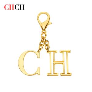 CHCH 럭셔리 브랜드 패션 수하물 액세서리 키 체인 수하물 펜던트 간단한 패션 중공 편지 티타늄 합금 쥬얼리