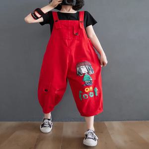 세련된 캐주얼 만화 프린트 홀 데님 오버올 루즈핏 에이지리스 와이드 레그 점프수트 하이웨이스트 7부 슬림 진