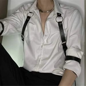 UYEE 쿨 락 남자 벨트 PU 가죽 하네스 스트랩 의상 섹시한 어깨 벨트 바디 가슴 체인 금속 반지 Y2k 액세서리