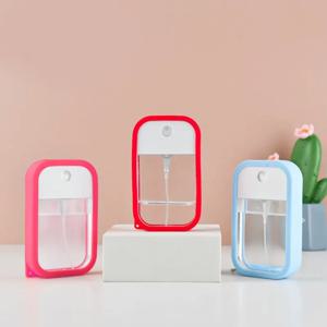 실리콘 거치대 슬리브 열쇠 고리가 있는 빈 손 소독제 병, 신용 카드 분무기 병, 미스트 빈 향수, 45ml