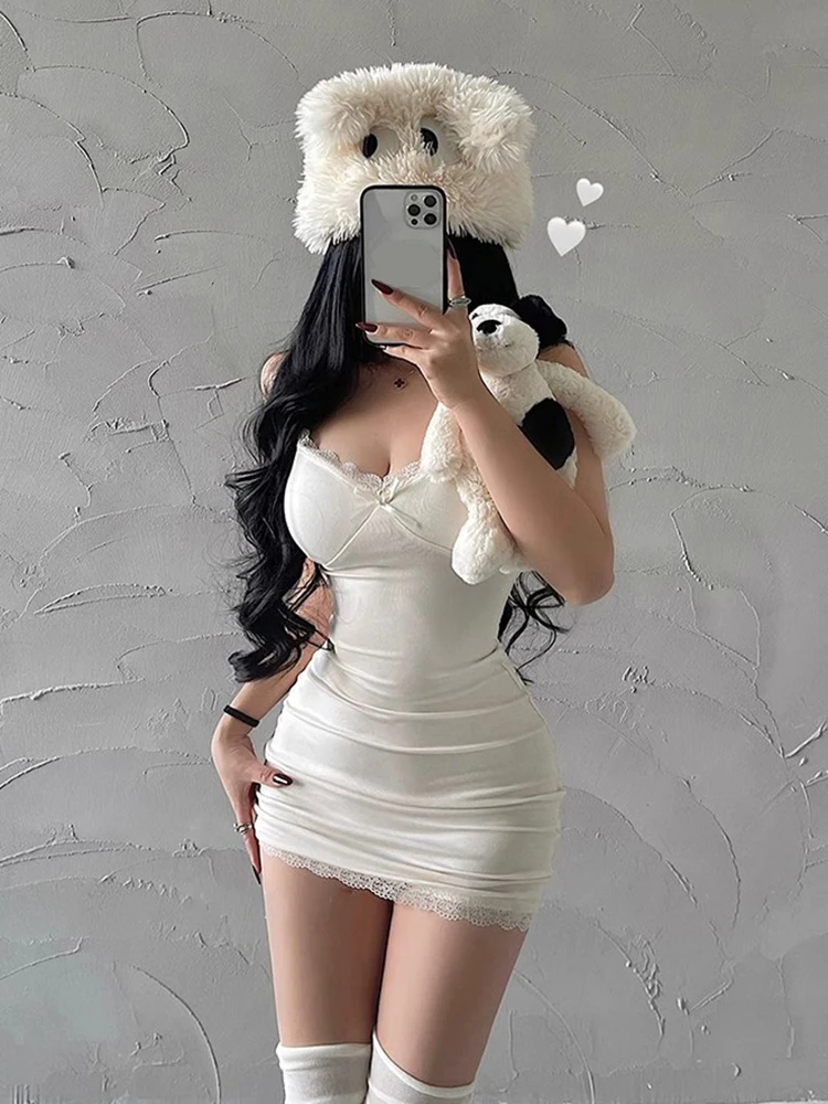 Y2K 레트로 레이스 패치 워크 스파게티 스트랩 블랙 Bodycon 드레스 미니 패션 미적 보우 클럽 파티 여성을위한 섹시한 드레스