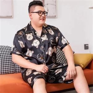 3XL-5XL 150kg 플러스 사이즈 남성용 새틴 잠옷 여름 만화 반소매 버튼 업 탑과 반바지 Pj 라운지 세트 루즈 한 잠옷