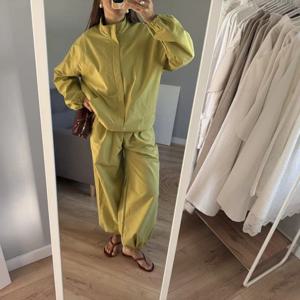 2025 여성 가을 스포츠 스타일 재킷 및 바지 세트