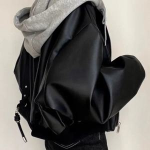 한국어 하이 엔드 블랙 PU 가죽 자켓 여성 패션 후드 느슨한 봄 가을 지퍼 가짜 투피스 다목적 겉옷