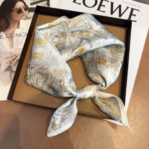 세련되고 다재다능한 100% 뽕나무 실크 스카프 한국 스타일 프린트 여성용 작은 사각 스카프 봄 여름 가을 다용도