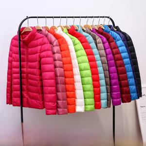 여성용 경량 숏 후드 슬림핏 푸퍼 재킷 얇은 큰 사이즈 겨울 아우터 코트 출퇴근 스타일 화이트 덕다운
