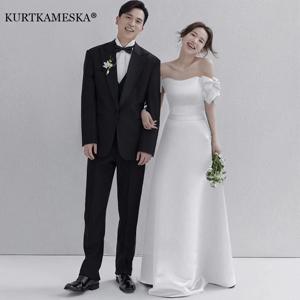 웨딩 드레스 여성을위한 어깨에서 달콤한 활 2024 새틴 블랙 이브닝 드레스 우아한 바닥 길이 간단한 웨딩 촬영