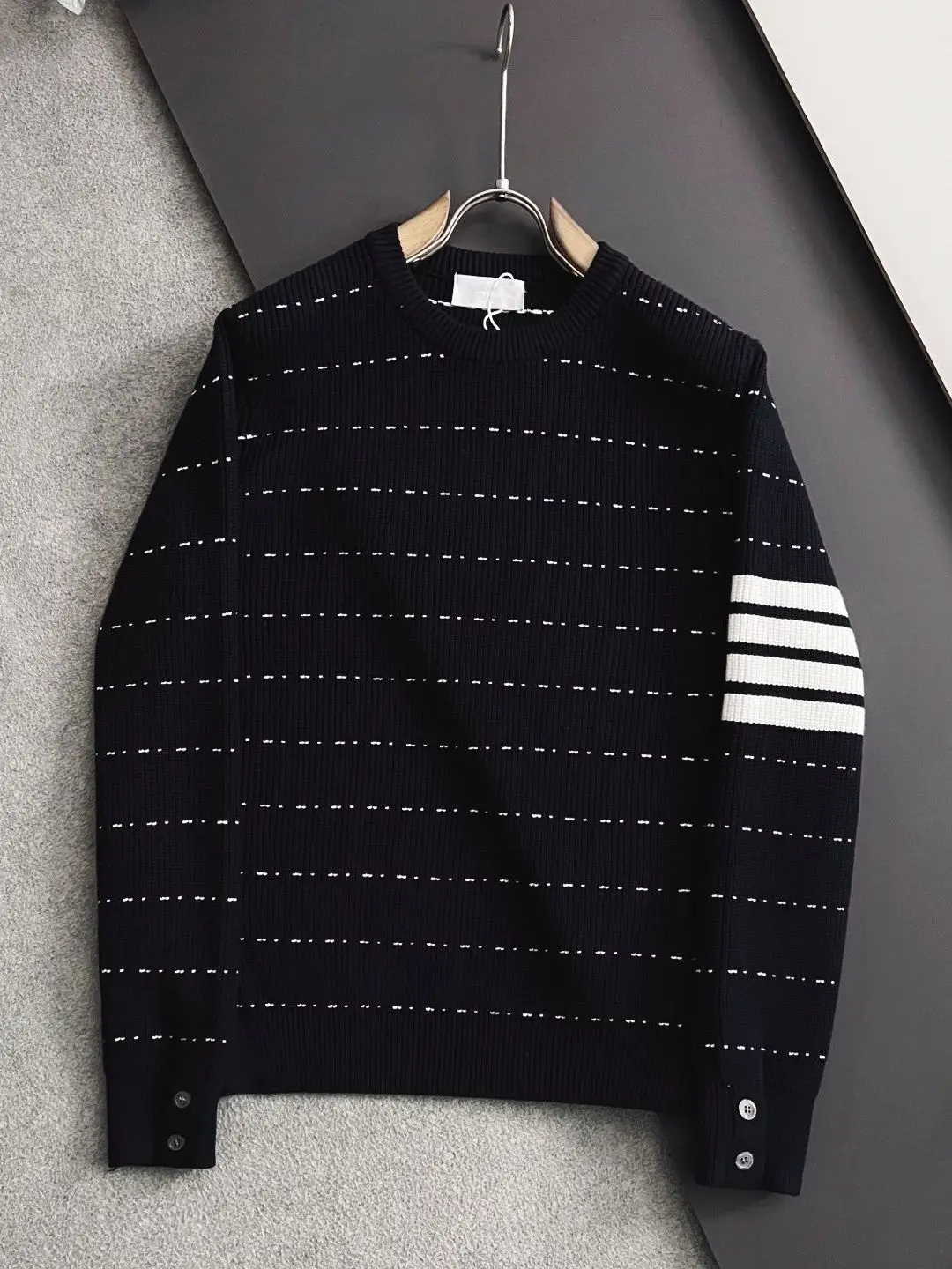 트렌디한 가을 겨울 남성용 라운드넥 니트 스웨터, 스트라이프 패턴, 두꺼운 보온성 폴리에스터 섬유, 캐주얼 스타일, 긴팔