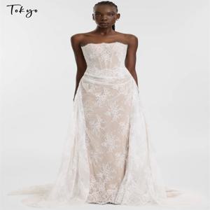 도쿄 맞춤형 화이트 스트랩리스 웨딩드레스 민소매 레이스 지퍼 백 브라이덜 가운 A라인 코트 트레인 웨딩드레스 2026