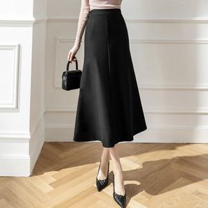 [하프클럽] 흐르다 가을 하객룩 롱스커트 플레어 a라인 봄 가을 블랙 검정 스커트 치마