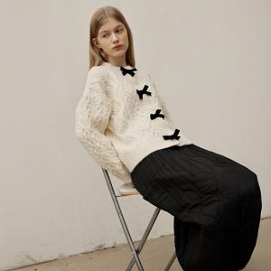 yoyoyoy여성[최초가 66000원] 리본 포인트 케이블 니트 가디건 아이보리_AJ12WNKCD30