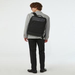 헤지스 액세서리 남성 [[25SS]] WUBA5E801BK [스테디셀러] 블랙 로고프린트 가죽 백팩